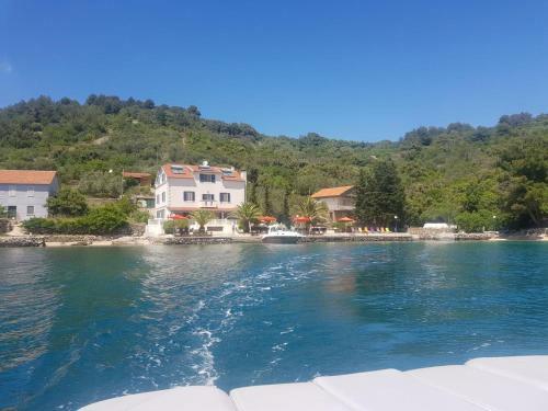 Hostal Double Room Rava 15880c
