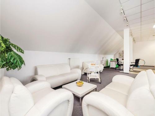 Two-bedroom Apartment In Ravna Gora