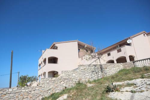 Apartments Njaco