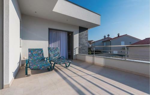 Three-bedroom Holiday Home In Razanj