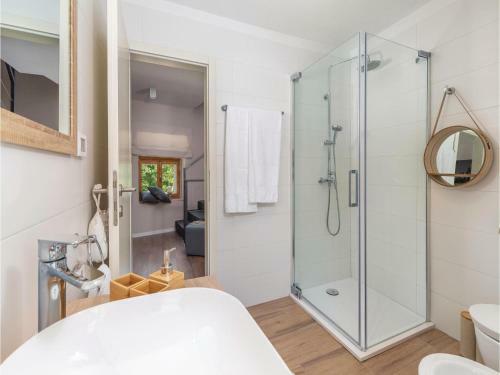 Three-bedroom Holiday Home In Rezanci