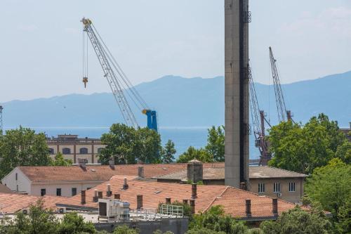 Apartments With A Parking Space Rijeka - 16029