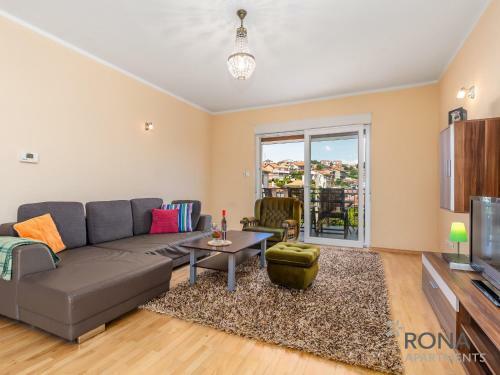 Hostal Rona Apartments Smokva