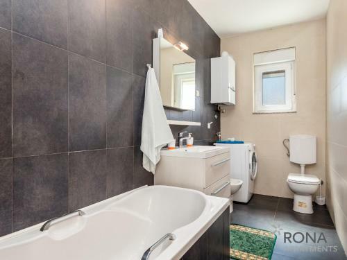 Hostal Rona Apartments Smokva