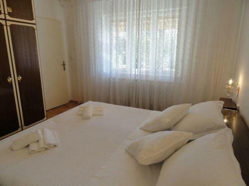 Apartments With A Parking Space Rijeka - 15854