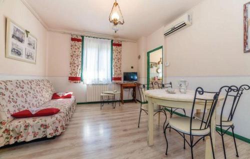 Apartments With A Parking Space Rijeka - 14403