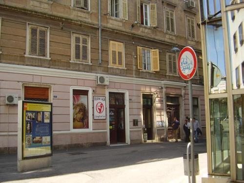Apartments With Wifi Rijeka - 13227