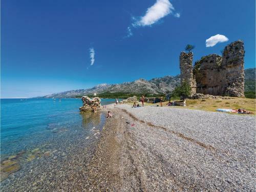 Five-bedroom Holiday Home In Rovanjska