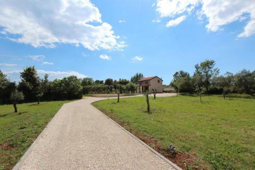 Holiday House Cuvi