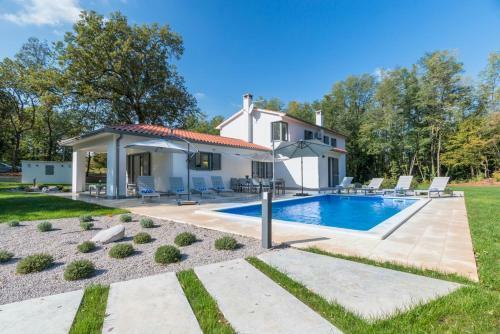 Santalezi Villa Sleeps 8 Pool Air Con Wifi