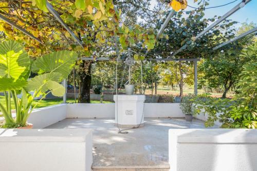 Santalezi Villa Sleeps 8 Pool Air Con Wifi