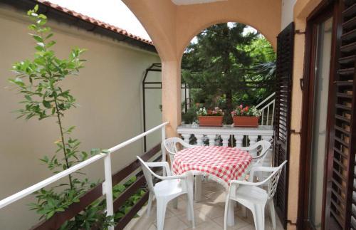Apartments With A Parking Space Selce (crikvenica) - 5518