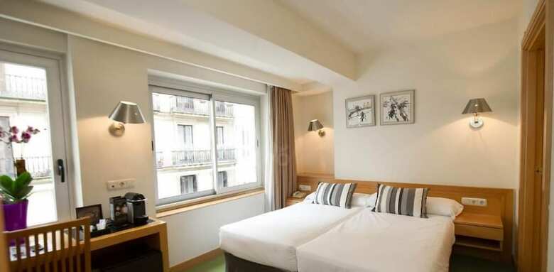 Hotel Zaragoza Plaza