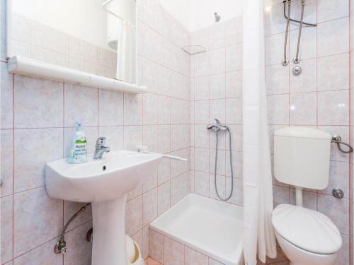 Three-bedroom Apartment In Senj