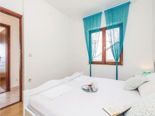 Three-bedroom Apartment In Senj