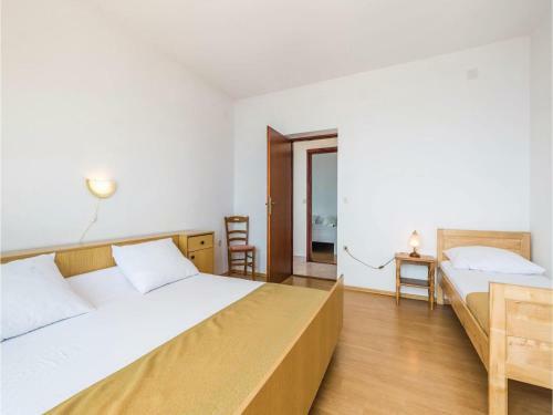 Three-bedroom Apartment In Senj