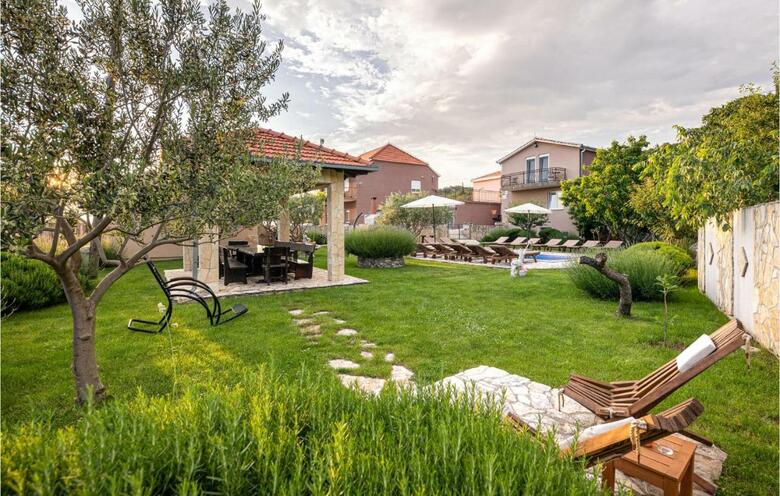 Holiday Home Sestanovac Put Zezevice