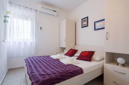 Holiday Home Little Desire 1818