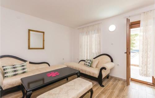 Four-bedroom Holiday Home In Sikovo