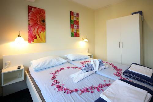 Hostal Guest House Zeba & Riviera