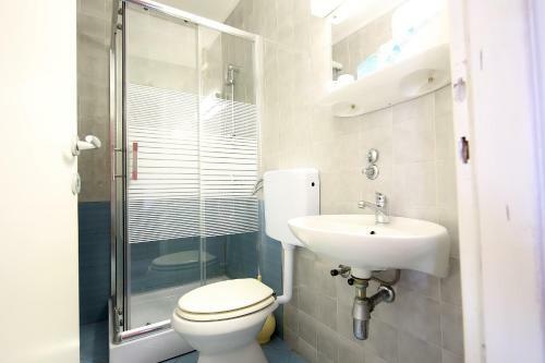 Hostal Guest House Zeba & Riviera