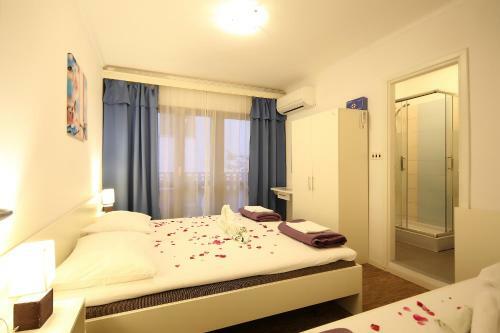 Hostal Guest House Zeba & Riviera
