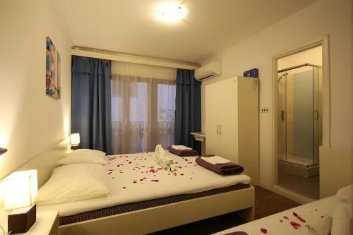 Hostal Guest House Zeba & Riviera