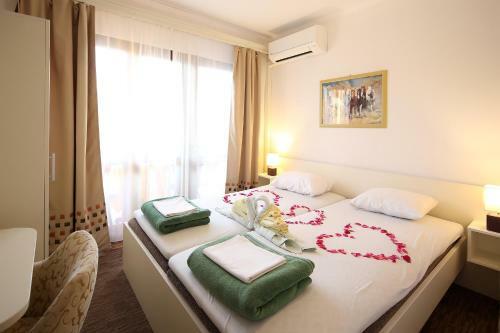 Hostal Guest House Zeba & Riviera