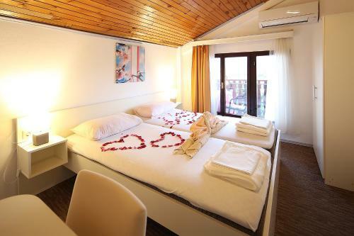 Hostal Guest House Zeba & Riviera