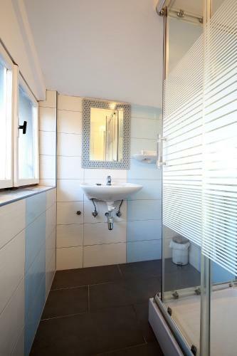 Hostal Guest House Zeba & Riviera