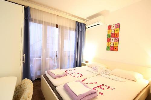 Hostal Guest House Zeba & Riviera