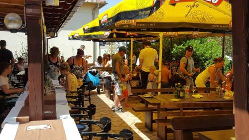 Hostal Guest House Zeba & Riviera