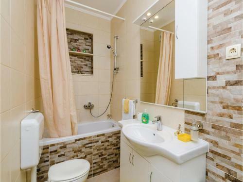 Three-bedroom Apartment In Slano