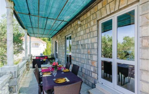 Three-bedroom Apartment In Slano