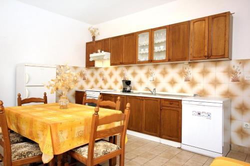 Apartments By The Sea Brna (korcula) - 10057