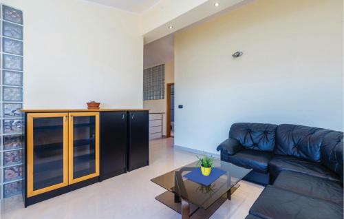 Four-bedroom Holiday Home In Smrika