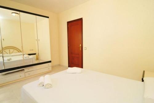 Santa Susanna Villa Sleeps 10 Wifi