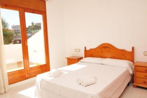 Santa Susanna Villa Sleeps 10 Wifi