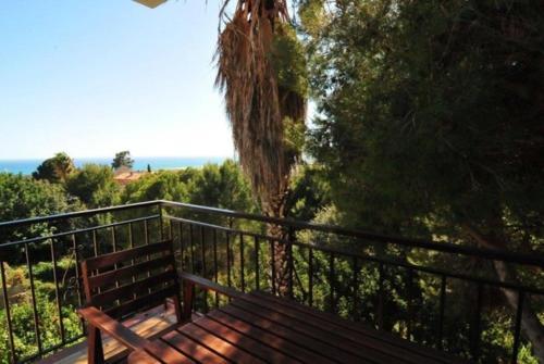 Santa Susanna Villa Sleeps 10 Wifi