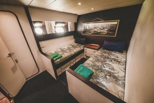 Motor Yacht Boatel