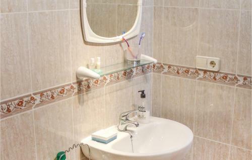 Two-bedroom Apartment In Playa Paraiso