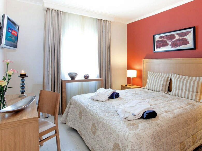 Hotel Grand Muthu Oura View Beach Club