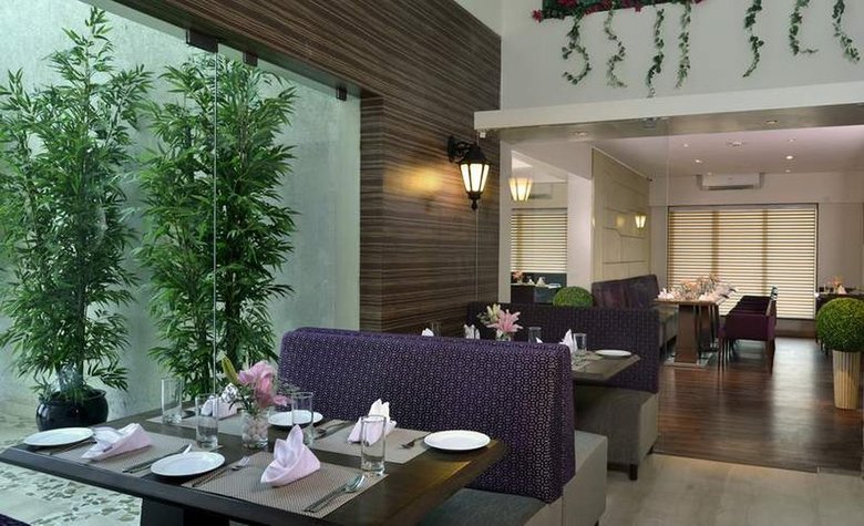 Hotel Residency Sarovar Portico