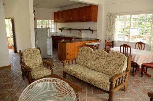 Beau Vallon Villa Apartments