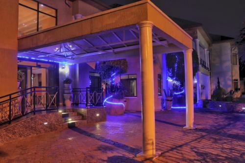 Hotel Elevate Suites
