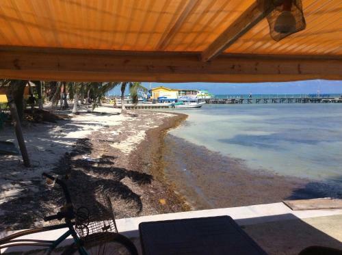 Hotel Popeye's Beach Resort