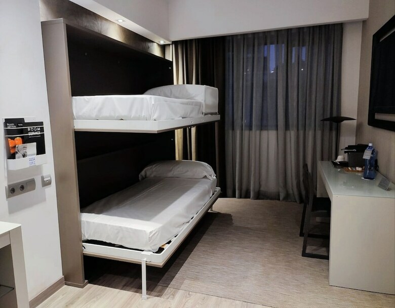 Hotel Catalonia Square