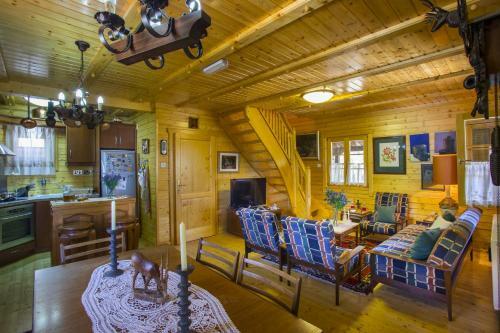 Ricky Chalet Near Troodos