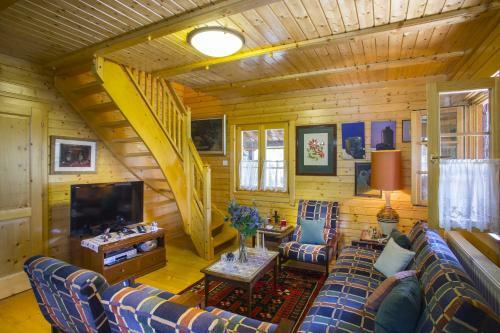 Ricky Chalet Near Troodos