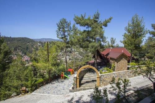 Ricky Chalet Near Troodos